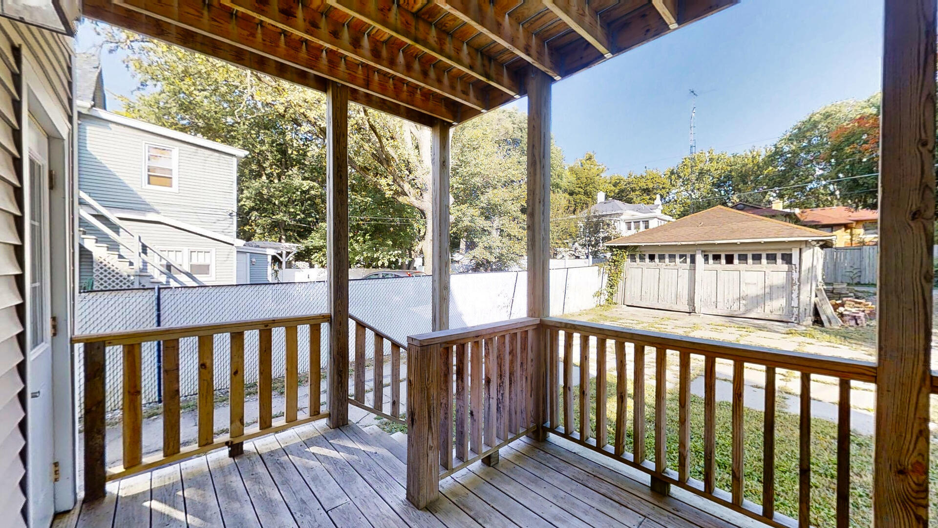 318 East Locust Street, Unit B Bloomington, IL 61701 - Photo 7 of 36