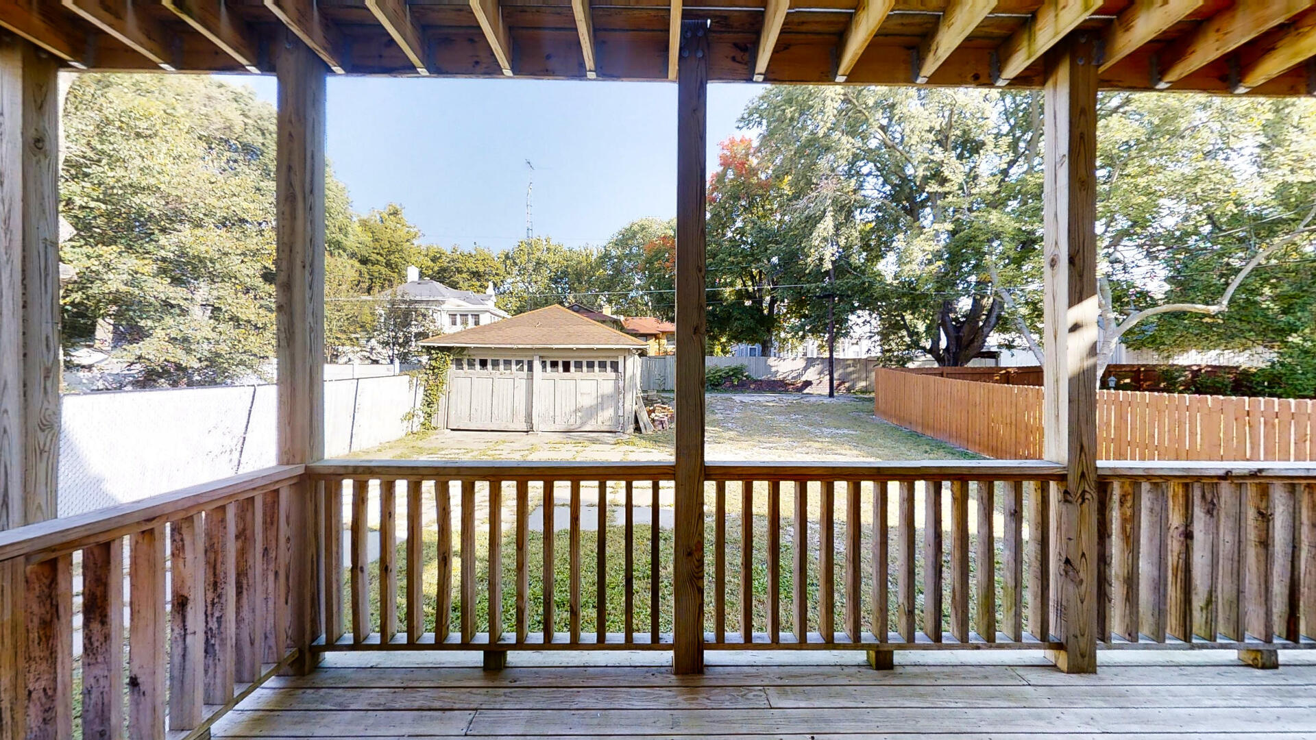 318 East Locust Street, Unit B Bloomington, IL 61701 - Photo 8 of 36