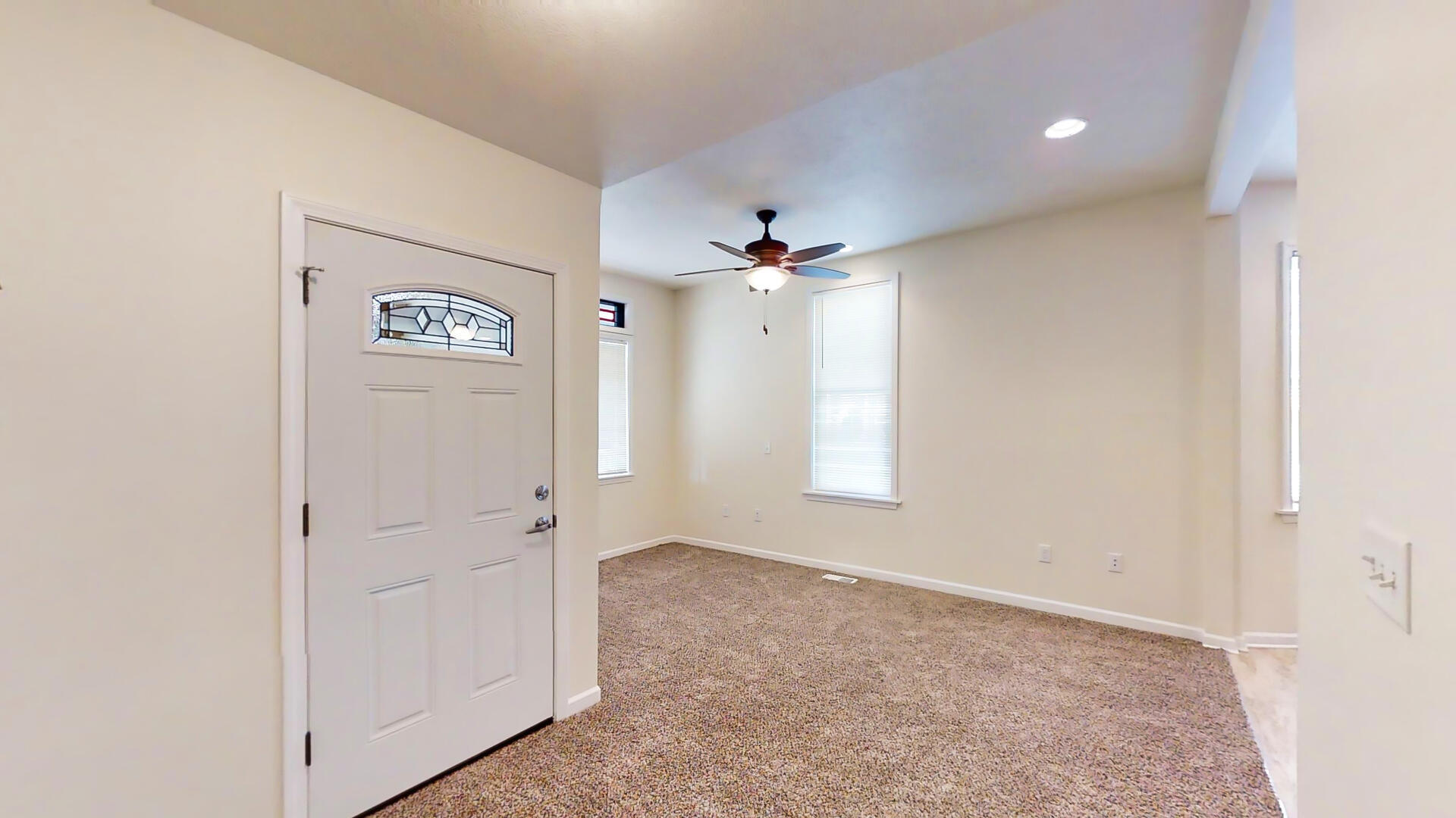 318 East Locust Street, Unit B Bloomington, IL 61701 - Photo 10 of 36