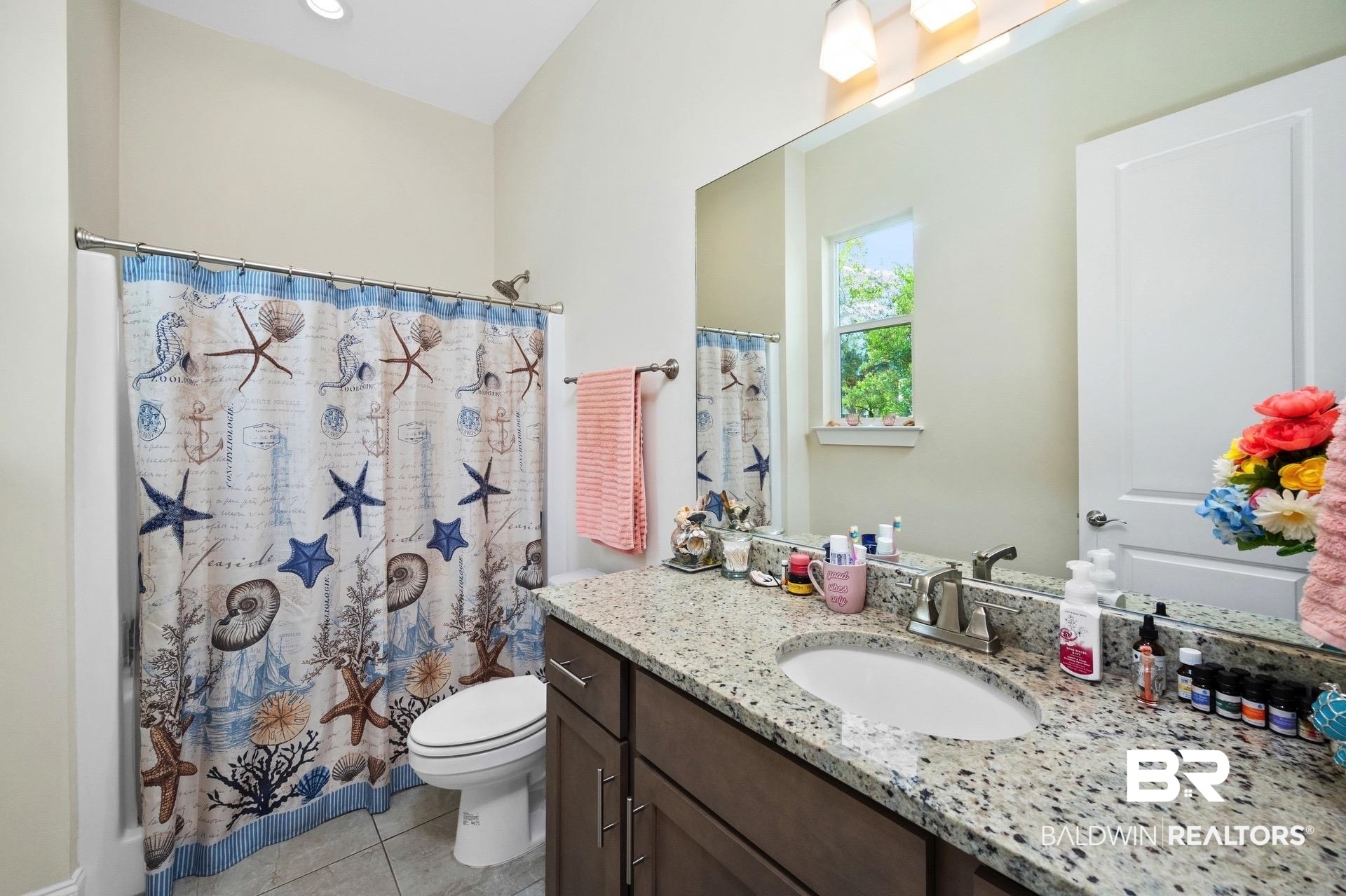 548 Retreat Lane Gulf Shores, AL 36542 - Photo 27 of 48 Secondary Bath