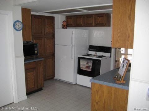 8017 River Road Marine City, MI 48039 - Photo 11 of 11 8017 kitchen2