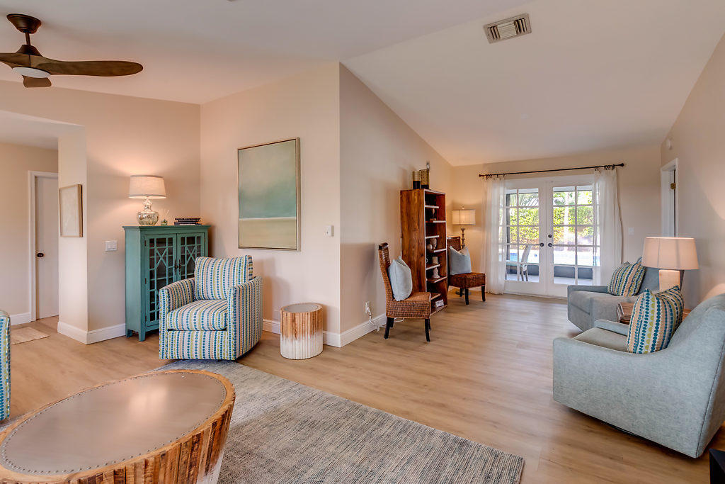 611 Eldorado Lane Delray Beach, FL 33444 - Photo 18 of 40 Living Room