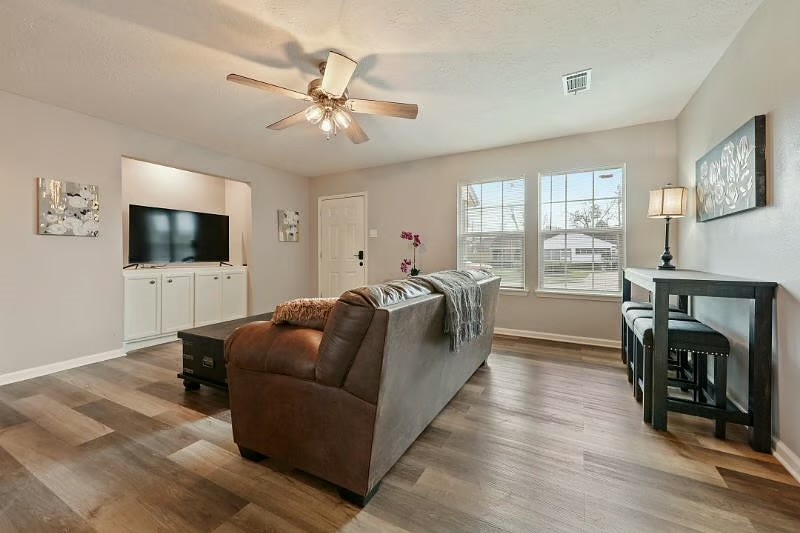 3731 Zephyr Street Houston, TX 77021 - Photo 2 of 15