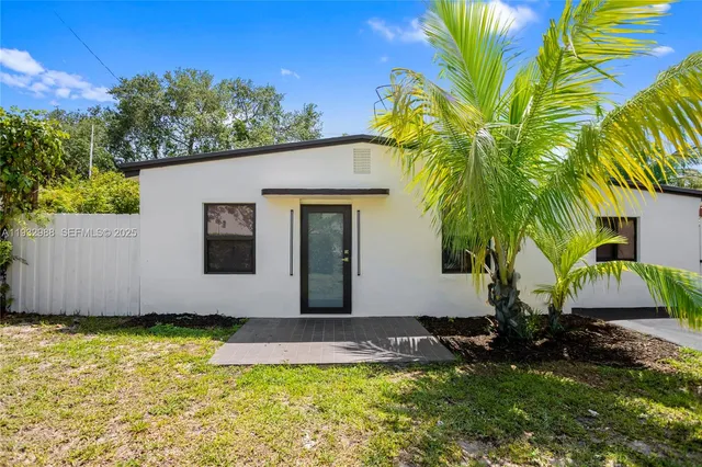 $3,495 | 1640 Northeast 183rd Street, North Miami Beach, FL 33179