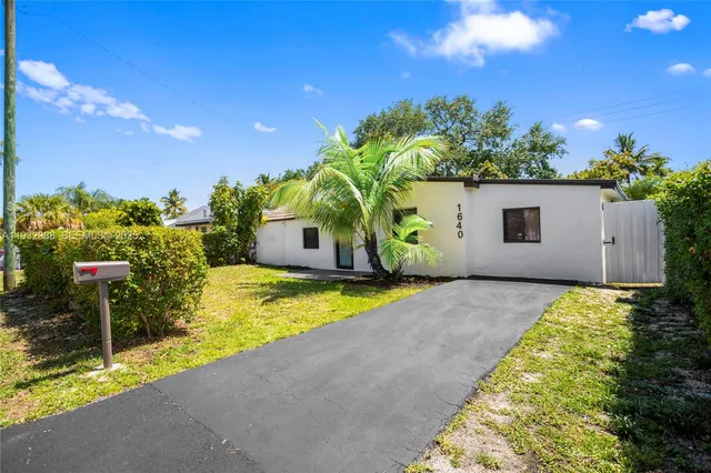 $3,495 | 1640 Northeast 183rd Street, North Miami Beach, FL 33179