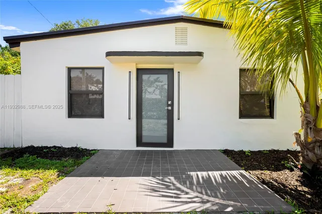 $3,495 | 1640 Northeast 183rd Street, North Miami Beach, FL 33179