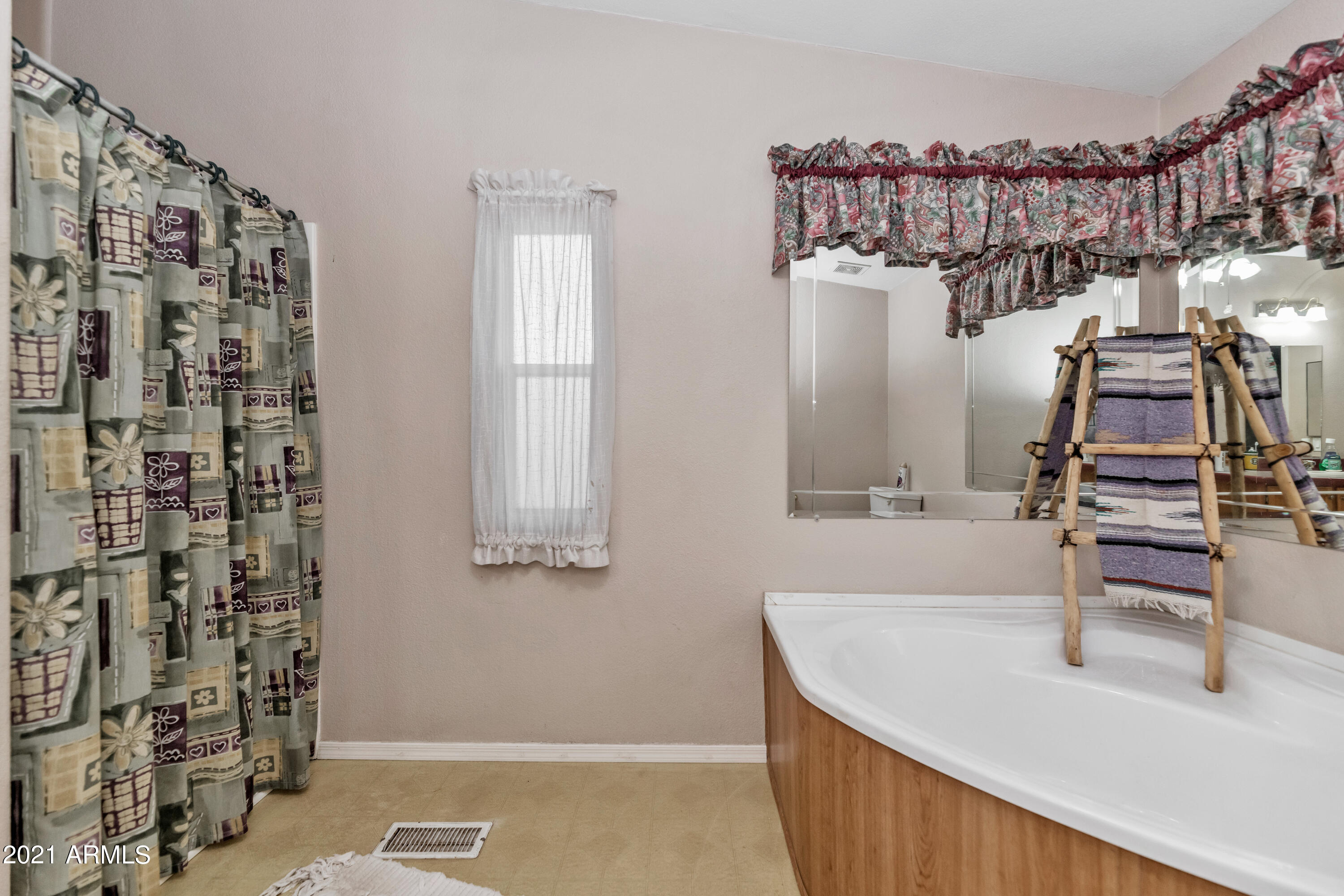 37253 North 22nd Street Phoenix, AZ 85086 - Photo 13 of 39 Master Bath