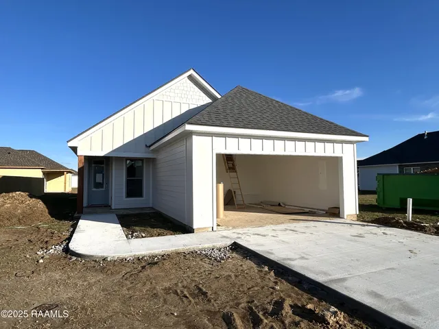 $233,500 | 204 Carreras Lane, Maurice, LA 70555