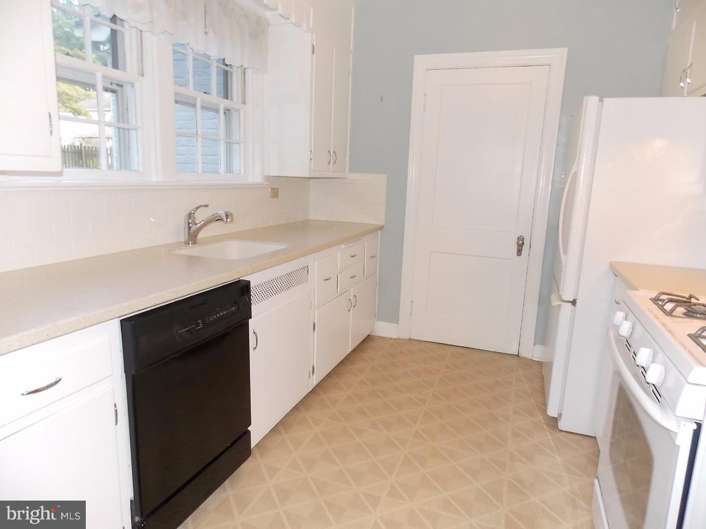 5 Georgetown Road Bordentown, NJ 08505 - Photo 5 of 12 Gallery Image 5