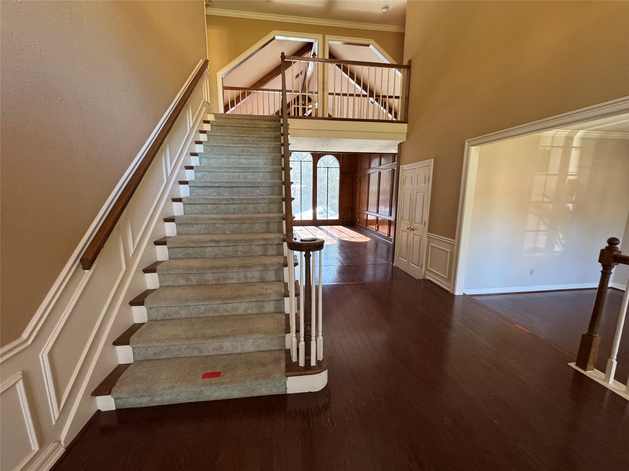 5223 Charnwick Court Houston, TX 77069 - Photo 2 of 28 a view of entryway with wooden floor