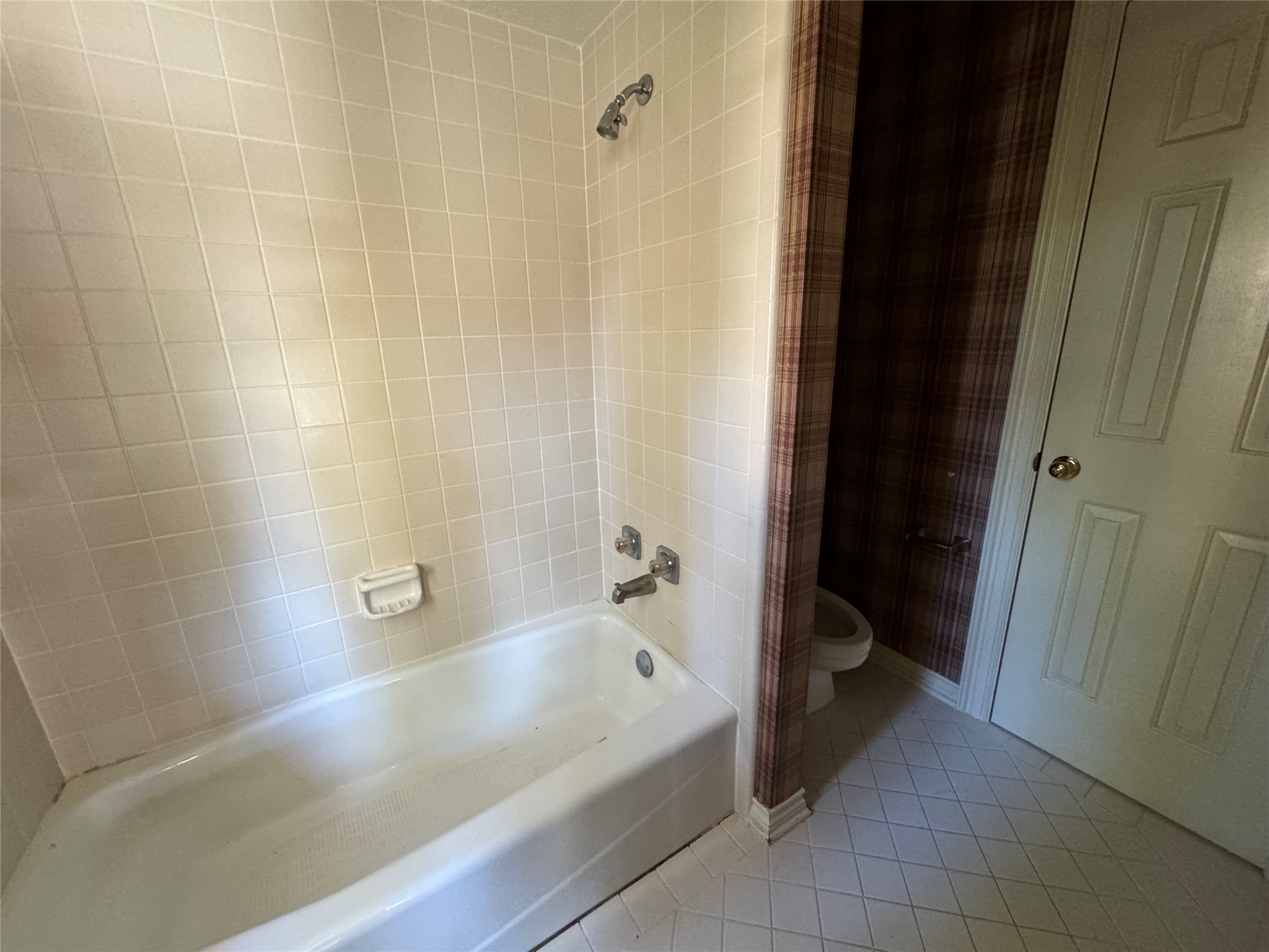 5223 Charnwick Court Houston, TX 77069 - Photo 24 of 28 Bath 3