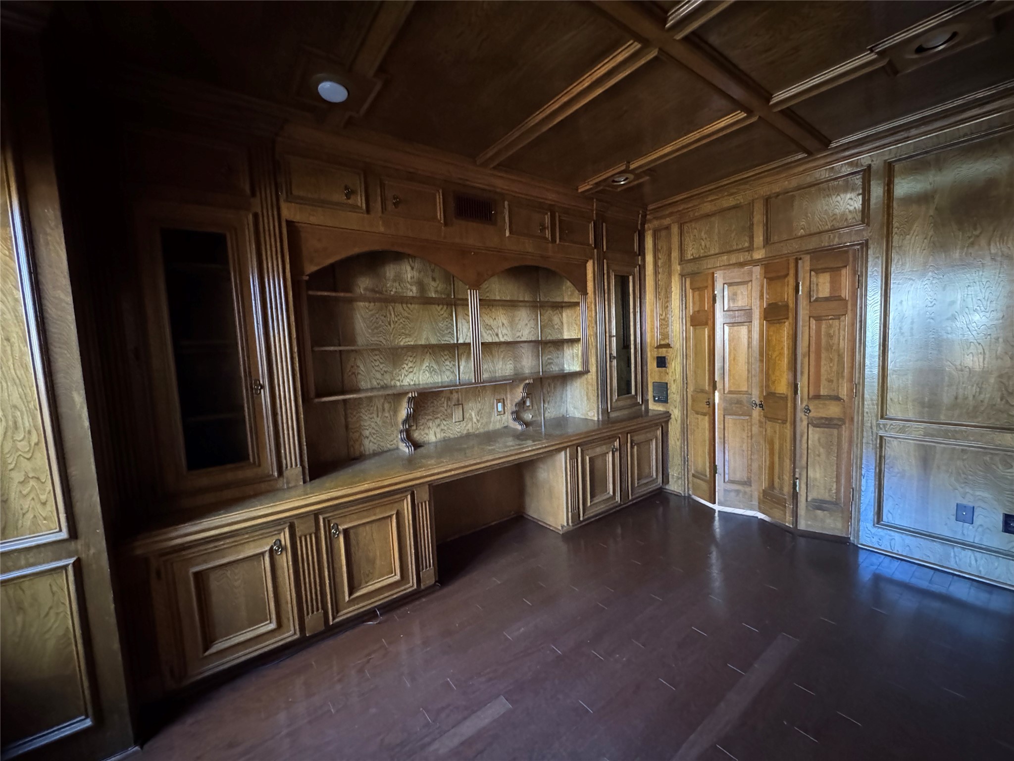 5223 Charnwick Court Houston, TX 77069 - Photo 9 of 28 a view of a refrigerator in kitchen and wooden floor
