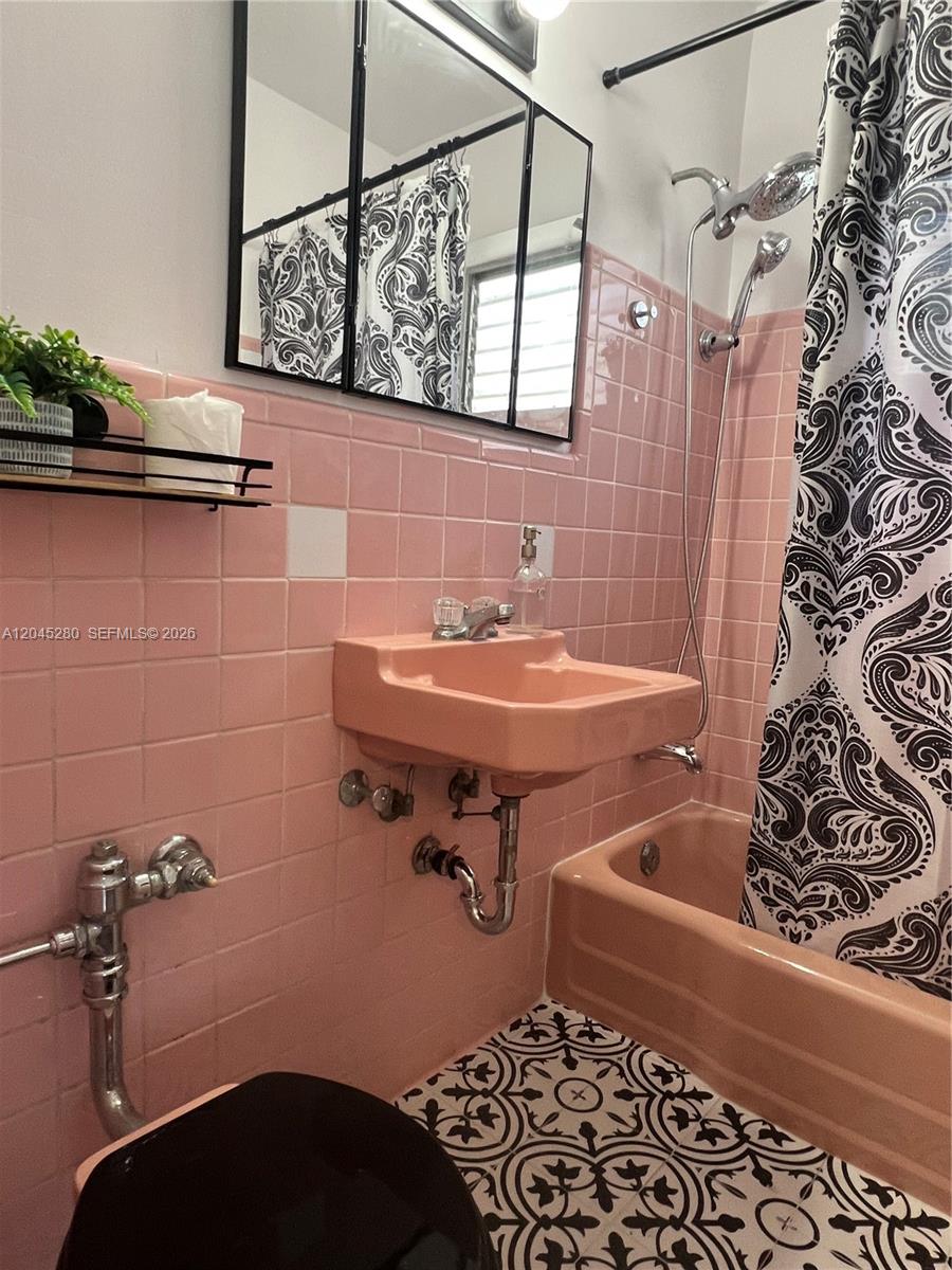 7720 Harding Avenue, Unit 8 Miami Beach, FL 33141 - Photo 29 of 33