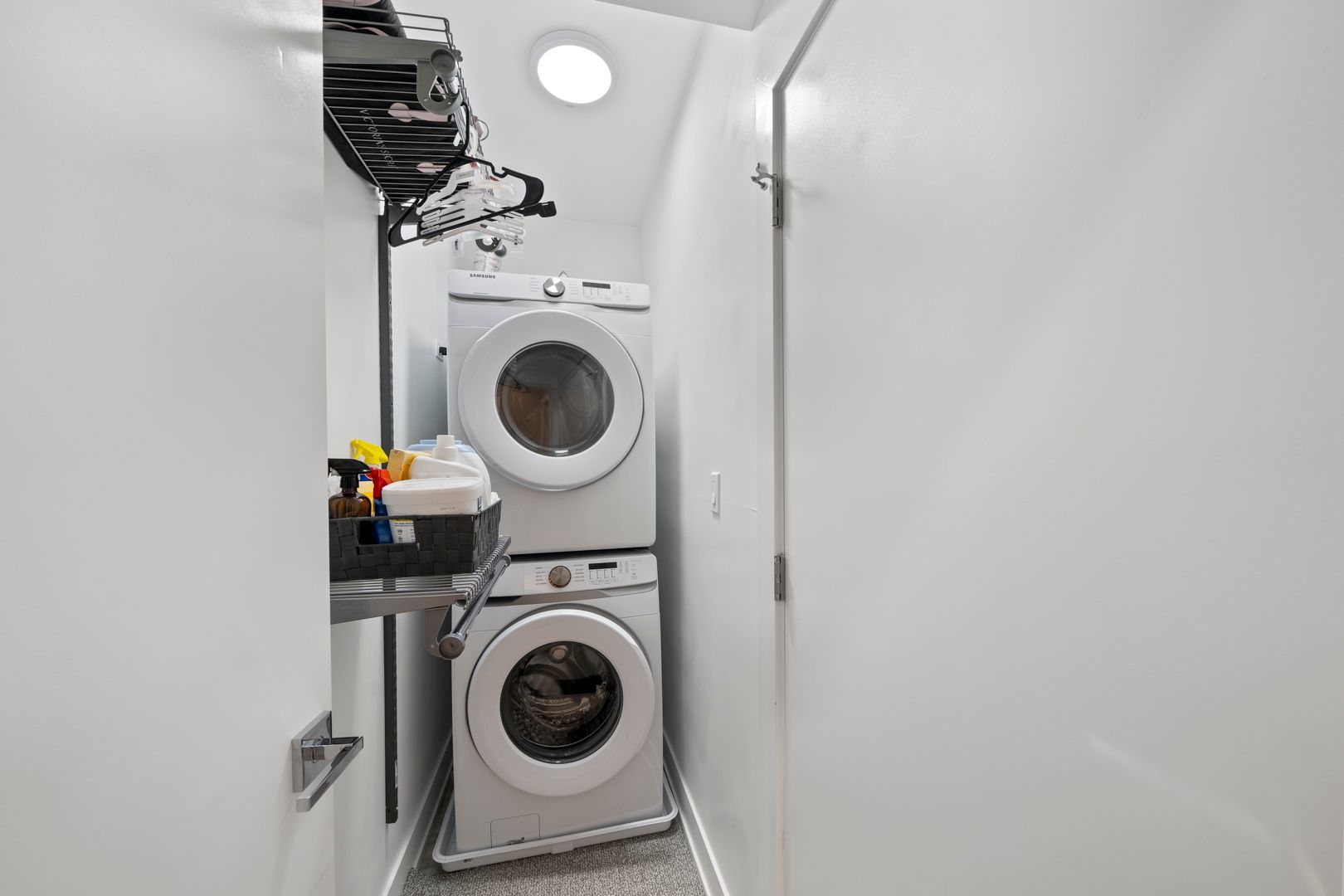 2304 West Jackson Boulevard, Unit 1E Chicago, IL 60612 - Photo 14 of 20 a utility room with dryer and washer