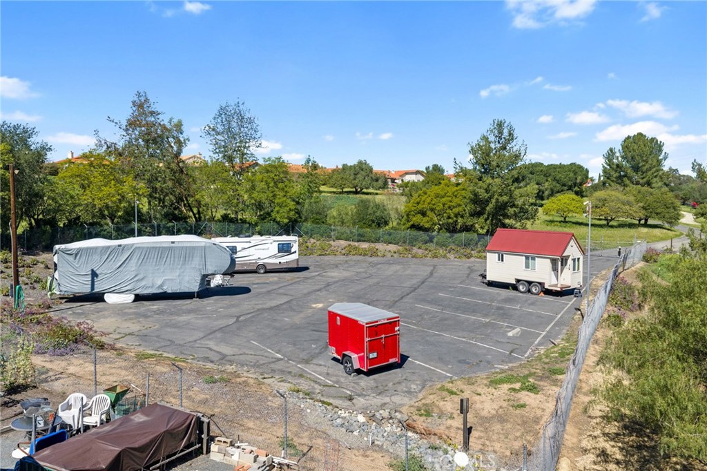 903 Crescent Bend Fallbrook, CA 92028 - Photo 33 of 50 RV Parking