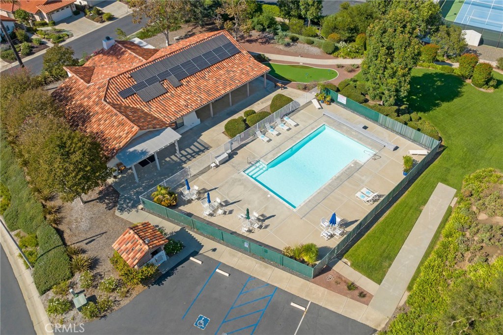 903 Crescent Bend Fallbrook, CA 92028 - Photo 40 of 50 Clubhouse & Pool