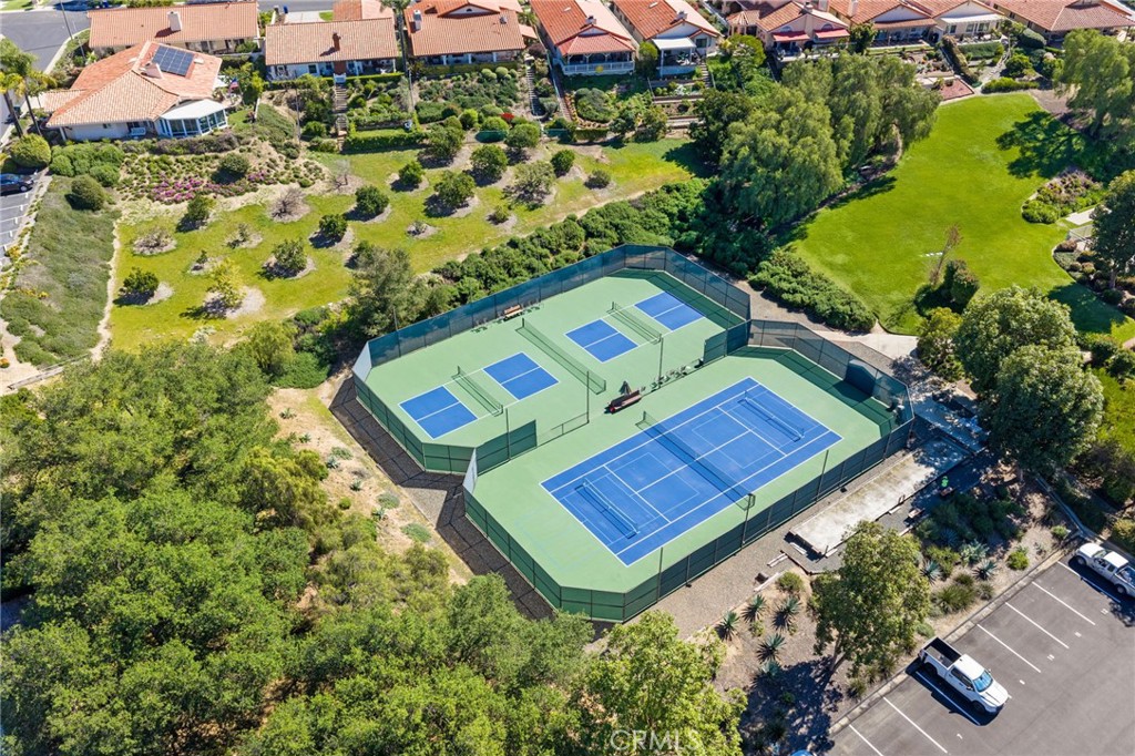 903 Crescent Bend Fallbrook, CA 92028 - Photo 45 of 50 Sports Courts