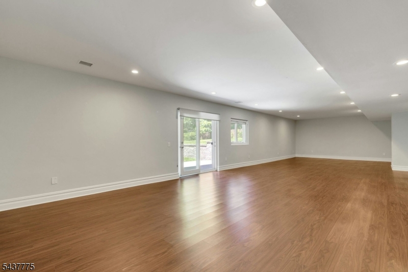 16 Exeter Road Short Hills, NJ 07078 - Photo 41 of 49