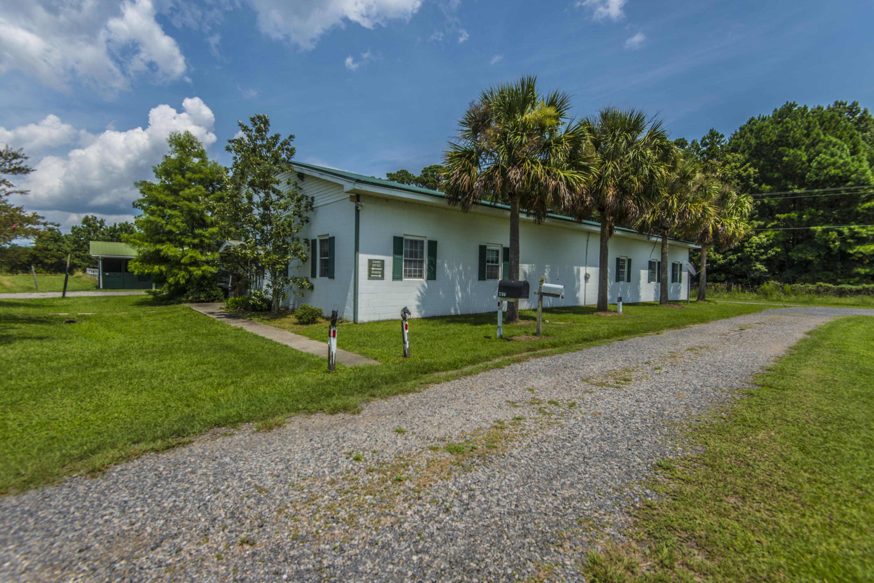 7796 White Point Road Hollywood, SC 29449 - Photo 5 of 60 7796 White Point Rd
