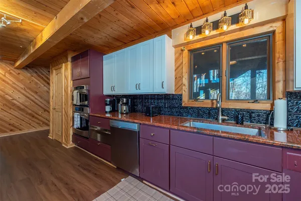 $925,000 | 2338 El Miner Drive, Mars Hill, NC 28754