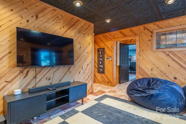 $975,000 | 2338 El Miner Drive, Mars Hill, NC 28754