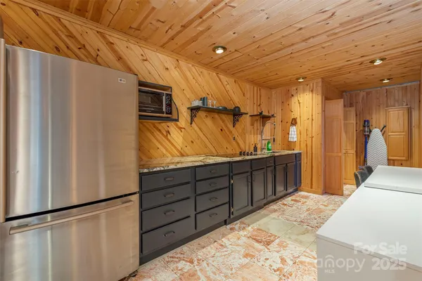 $925,000 | 2338 El Miner Drive, Mars Hill, NC 28754