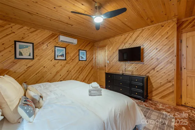 $975,000 | 2338 El Miner Drive, Mars Hill, NC 28754