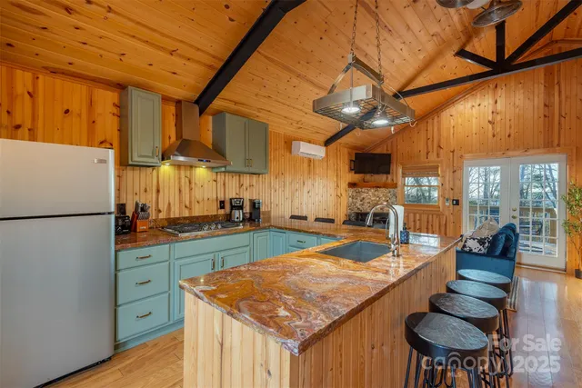 $975,000 | 2338 El Miner Drive, Mars Hill, NC 28754