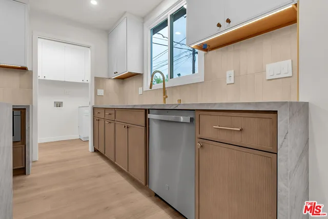 $849,900 | 21014 Baltar Street, Canoga Park, CA 91304