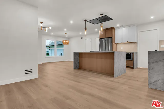 $849,900 | 21014 Baltar Street, Canoga Park, CA 91304