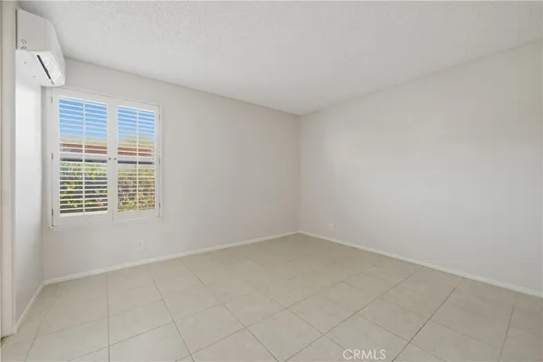 $2,350 | 82 Tangelo, Irvine, CA 92618