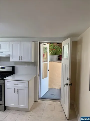 $1,750 | 272 Day Avenue, Fairview, NJ 07022