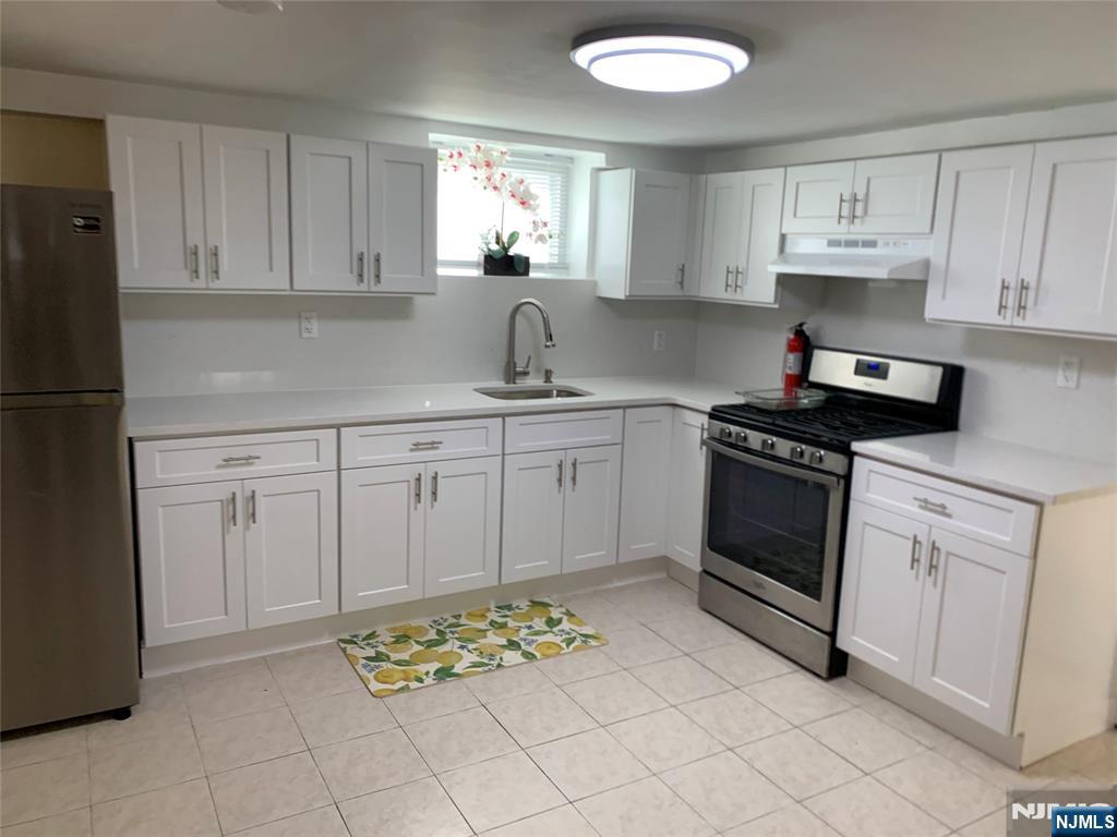 272 Day Avenue Fairview, NJ 07022 - Photo 2 of 7