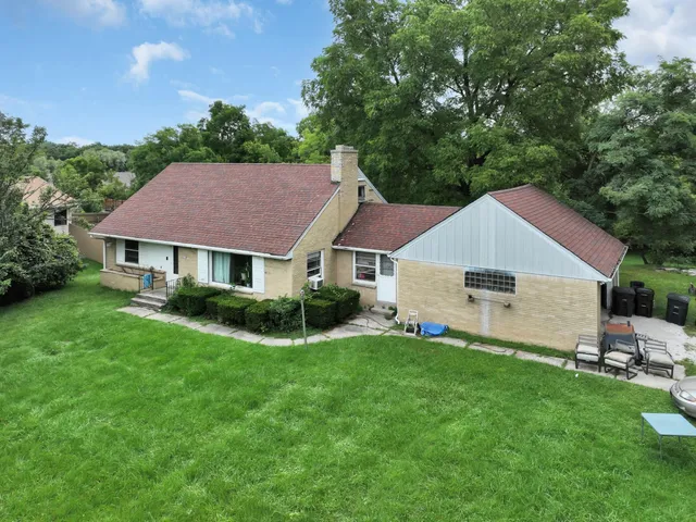 $425,000 | 4120 South 124th Street, Greenfield, WI 53228