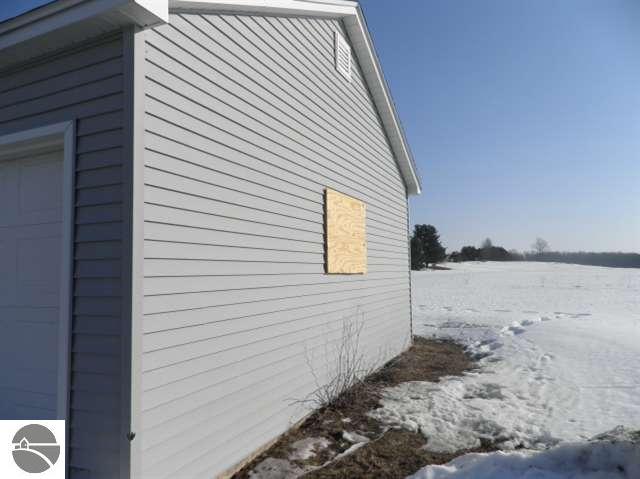 8377 North Long Lake Road Traverse City, MI 49685 - Photo 2 of 15 1713052-1.JPG