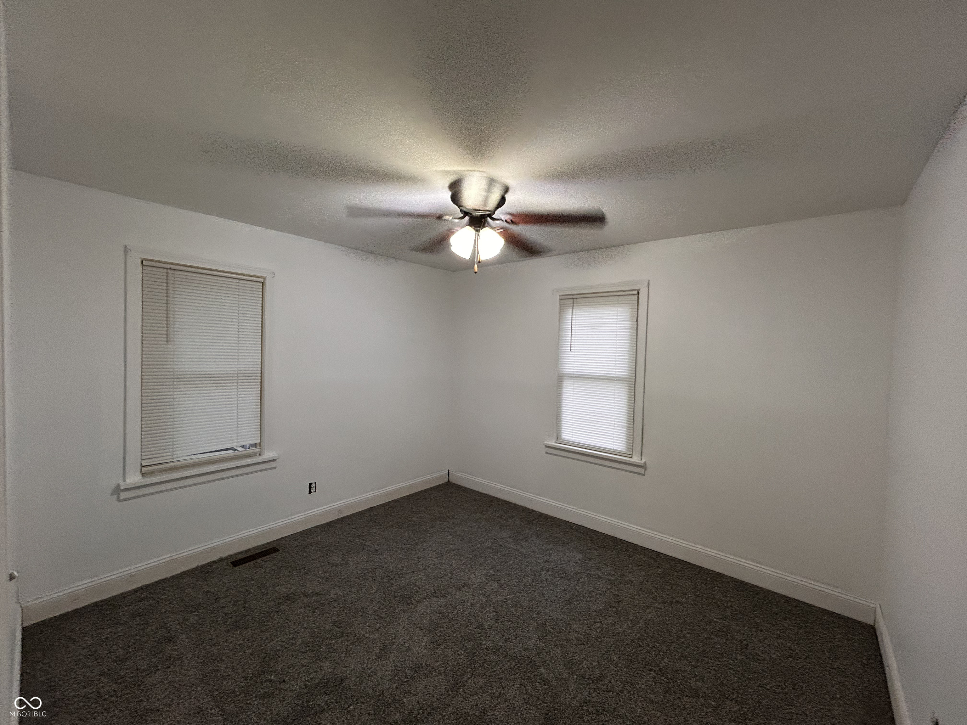 2100 12th Street Columbus, IN 47201 - Photo 15 of 20