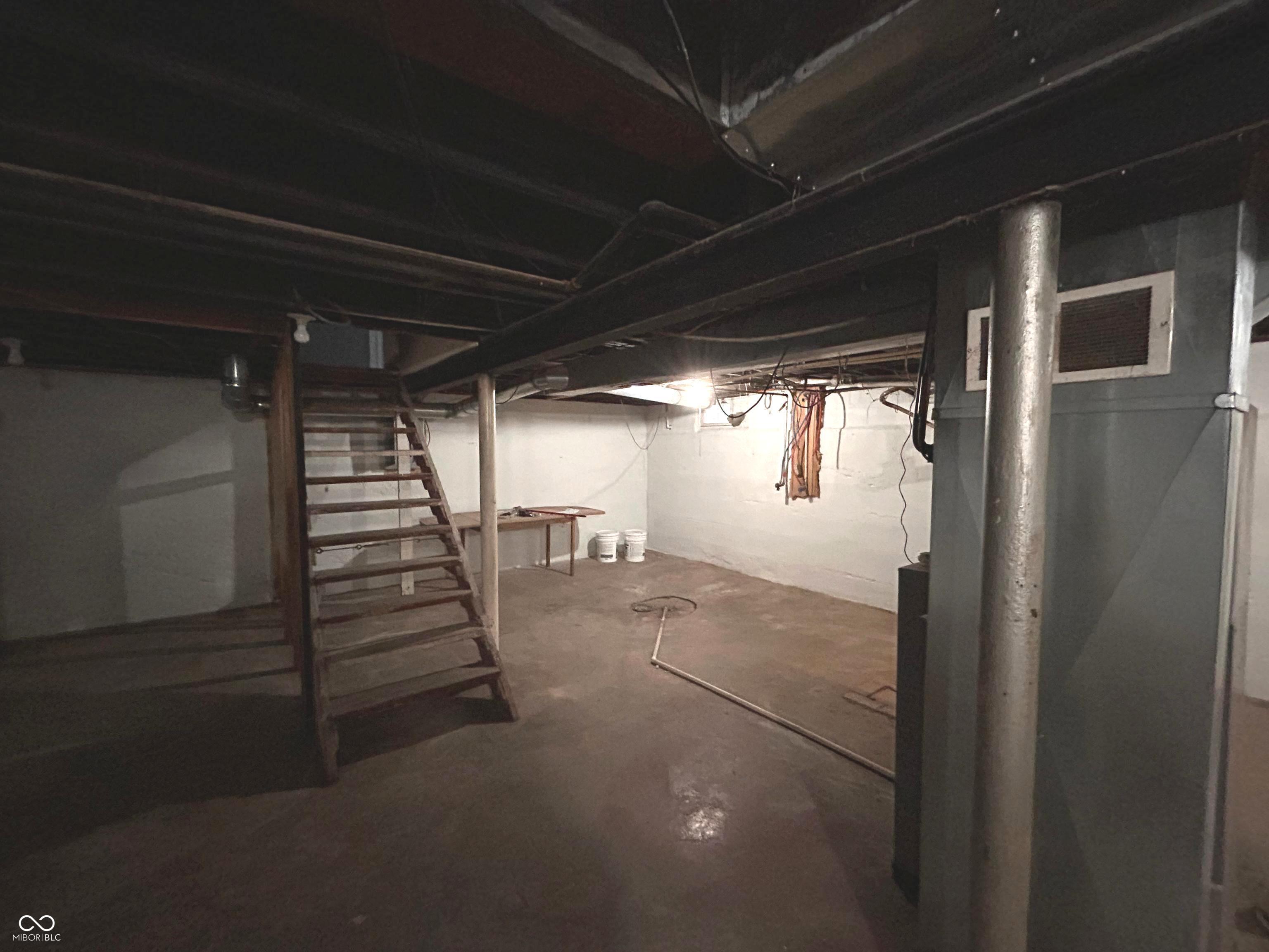 2100 12th Street Columbus, IN 47201 - Photo 16 of 20