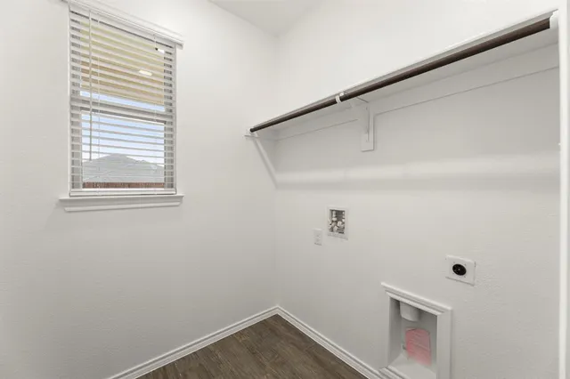 $381,999 | 203 Bandit Drive, Terrell, TX 75160