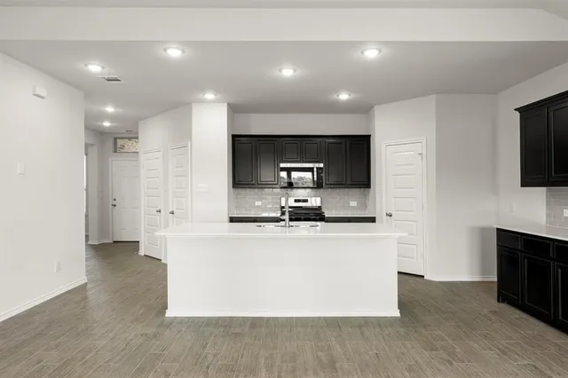 $381,999 | 203 Bandit Drive, Terrell, TX 75160