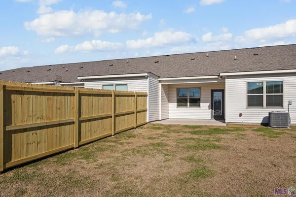 $1,850 | 17455 Berkshire Drive, Prairieville, LA 70769