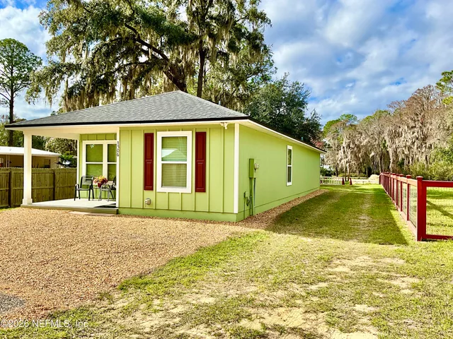 $299,900 | 1506 Southeast 4th Avenue, Melrose, FL 32666
