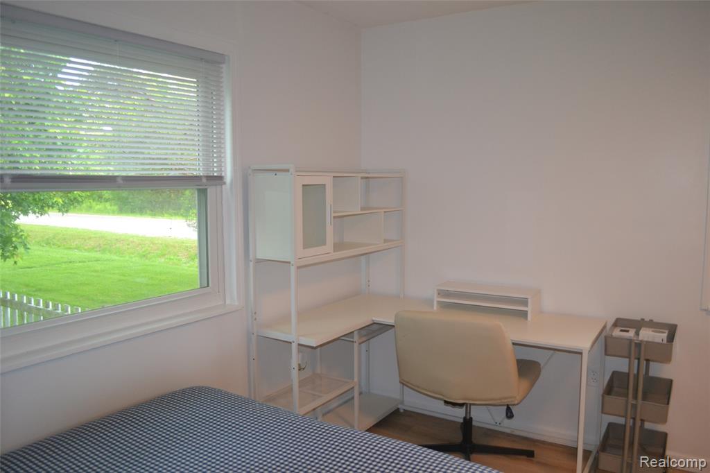 5244 Oleksyn Road Flint, MI 48504 - Photo 12 of 32