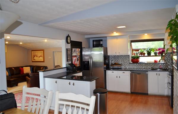 31 Andover Road Beverly, MA 01915 - Photo 6 of 12 Gallery Image 6