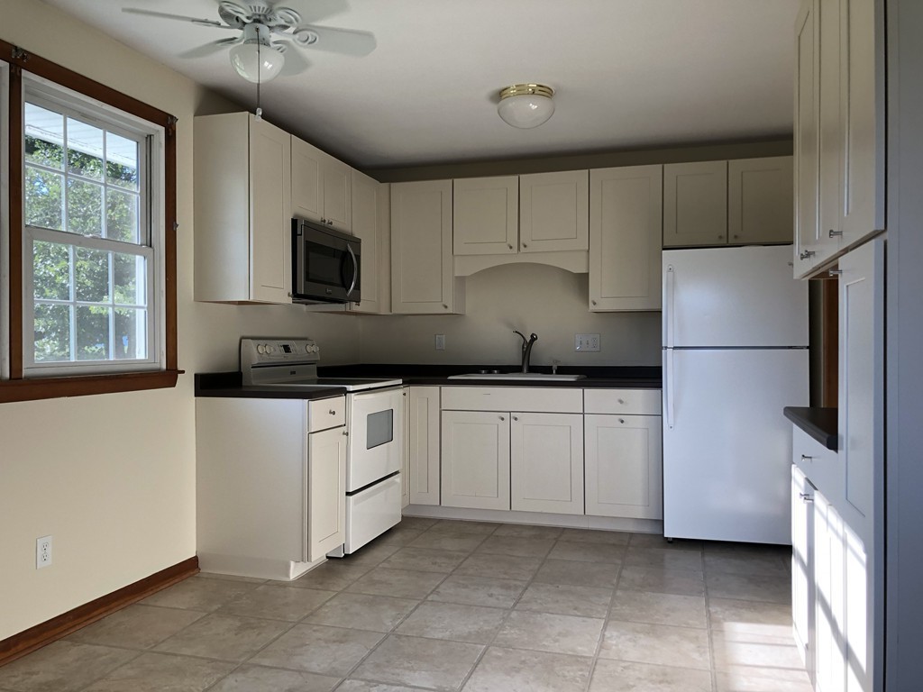 255 Straits Road Hatfield, MA 01066 - Photo 4 of 20