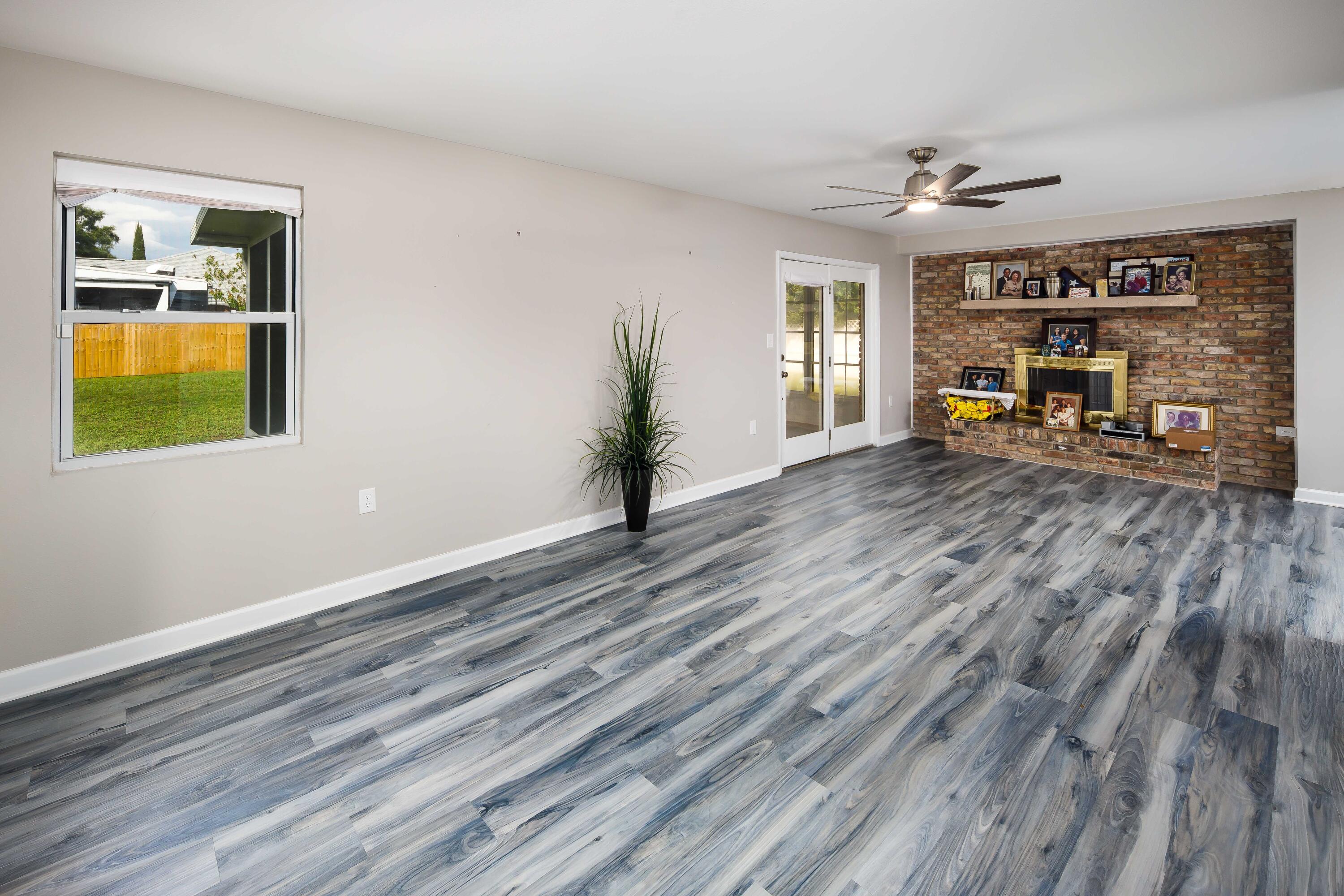 323 Olde Post Road Niceville, FL 32578 - Photo 10 of 42 323 Olde Post Rd_2025_05_30_218-Edit
