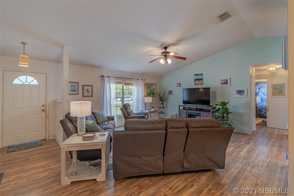 3025 Unity Tree Drive Edgewater, FL 32141 - Photo 4 of 18 Gallery Image 4