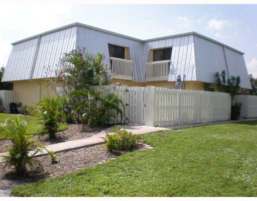 141 East Riverside Drive, Unit 6D Jupiter, FL 33469 - Photo 1 of 9 Primary Photo