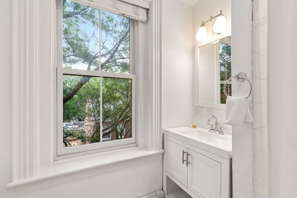 435 Main Street, Unit 2R Boston, MA 02129 - Photo 15 of 22 Gallery Image 15