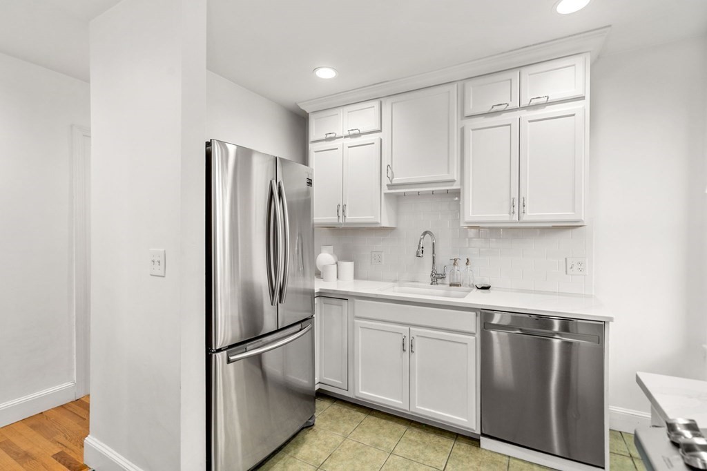 435 Main Street, Unit 2R Boston, MA 02129 - Photo 8 of 22 Gallery Image 8