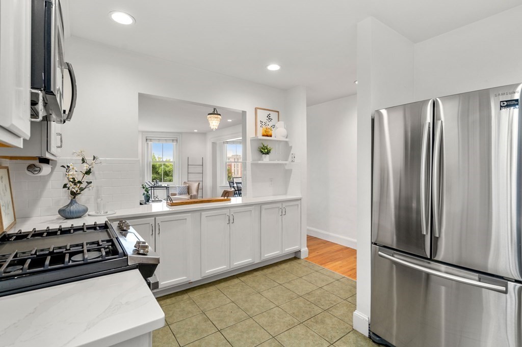 435 Main Street, Unit 2R Boston, MA 02129 - Photo 9 of 22 Gallery Image 9